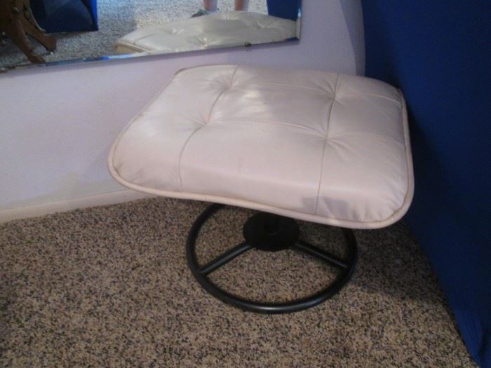 Ottoman/Foot Stool
