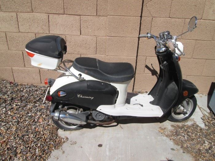 2008 Lance Charming Gas Scooter with Carrier, 75 Miles - Not Working