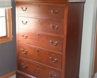 Chest Dresser