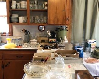 Dishes, Pie Plates, Knife Set, Kitchenware