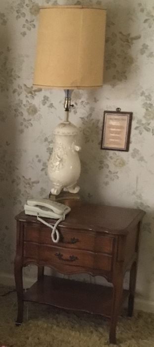 DIXIE FURNITURE NIGHT STAND, LAMP