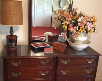VINTAGE DRESSER/MIRROR