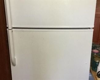 REFRIGERATOR/FREEZER