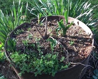 LARGE CAST IRON POT