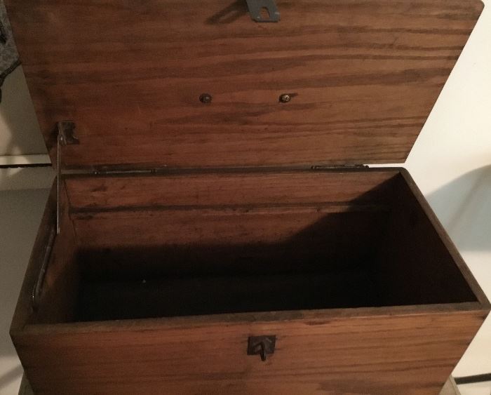 ANTIQUE SEWING BOX