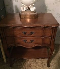 WHITE FURNITURE CO. END TABLE