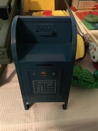 VINTAGE MAILBOX BANK