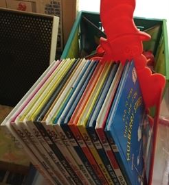 DR. SEUSS BOOK COLLECTION