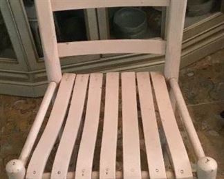 VINTAGE PAINTED CHAIR