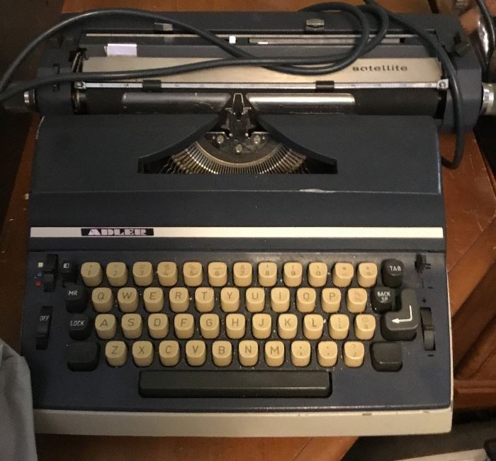 VINTAG ADLER ELECTRIC TYPEWRITER