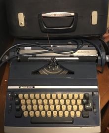 VINTAGE ADLER ELECTRIC TYPEWRITER