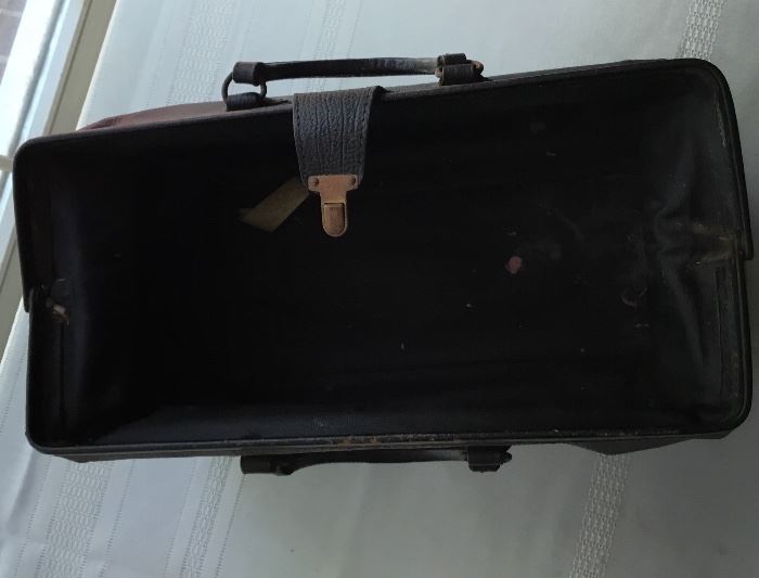 ANTIQUE SMALL LEATHER MEDICAL BAG