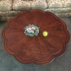 AWESOME HENREDON PIE CRUST TABLE