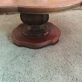AWESOME HENREDON PIE CRUST TABLE