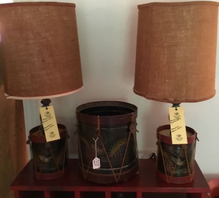AMERICANA DECOR LAMPS AND WASTEBASKET