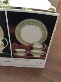 ROYAL DOULTON "ENGLISH RENAISSANCE" 8 PLACE SETTING -8 EACH: Dinner Plate, Salad Plate, B&B, Cup, Saucer. 1 EACH: Vegetable Bowl, Large Platter