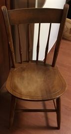 ANTIQUE CHAIR