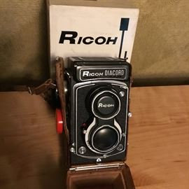 VINTAGE CAMERA
