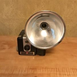 VINTAGE BROWNIE CAMERA