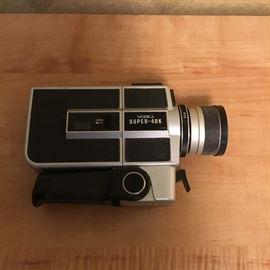 VINTAGE MOVIE CAMERA