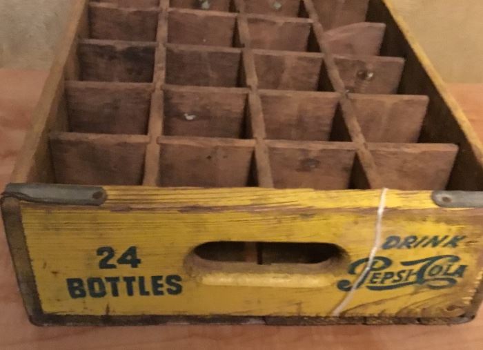 VINTAGE PEPSI CRATE