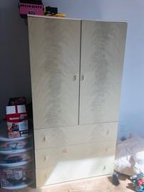armoire in formica very modern