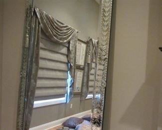 FANTASTIC VENETIAN MIRROR!! RETAIL WAS $$$$. OUR PRICE IS MUCH LESS!