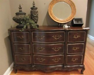 DREXEL HERITAGE BEDROOM SET