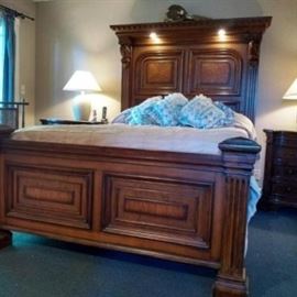 Fabulous bedroom set - 

Remember you’ll have to have your own help to remove downstairs 
