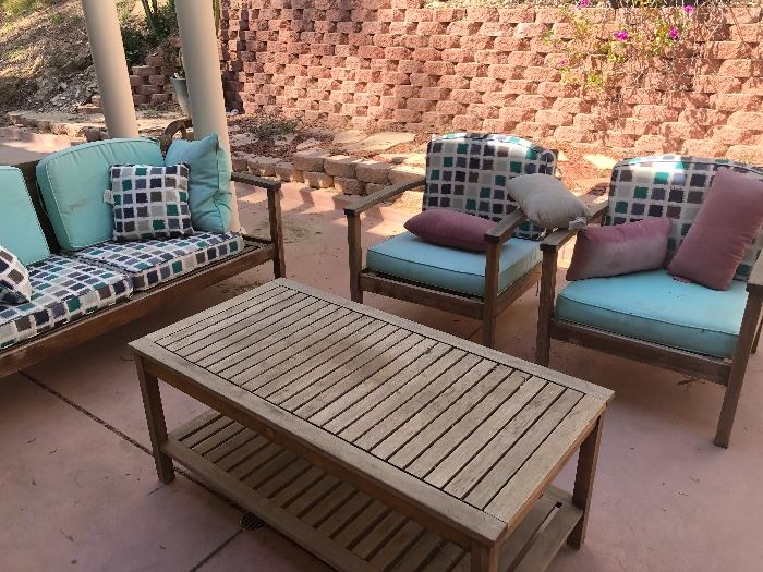 Patio set with cushions 