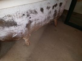 Claw foot tub. $100