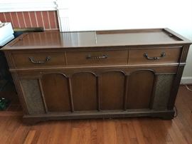 Magnavox Console Stereo