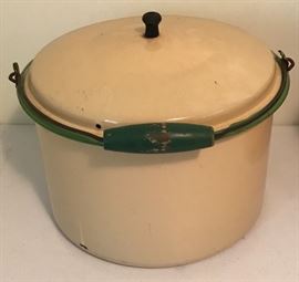 Enamel Pot(Cream and Green) 