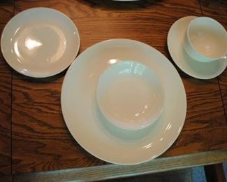 36 pieces white dishes 1960/70s no marks