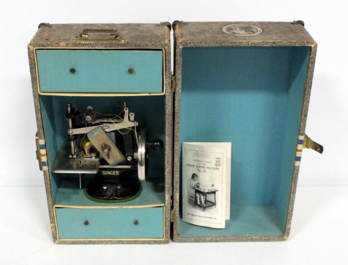 Singer Model 20 Toy Sewing Machine, Can Actually Sew, In Case