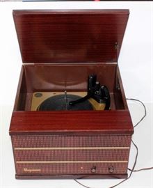 Vintage Magnavox Turntable Record Player Model TP234, Powers On