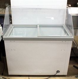 Arctic Air Commercial Display Freezer Chest With Sneeze Guard Model ST15G1, Powers On