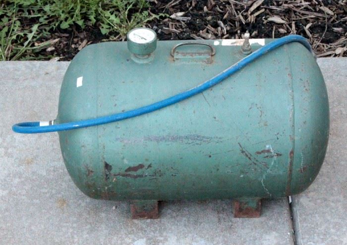 Air Tank With Hose