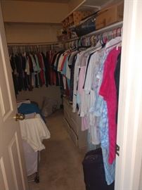 Tons of clothes. Sizes vary from small to XL 90% women's one rack of girls teen clothes