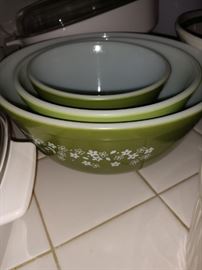 3 piece Pyrex set