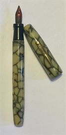 Vintage 1930's Wearever Lever 14k GP Nib Black Vein Marble Fountain Pen
