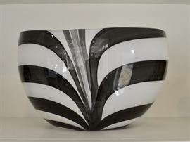 Glass bowl