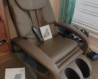 Brookstone Osimi Medic 380 massage chair