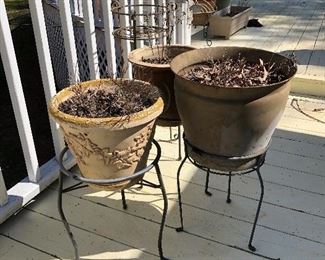 Miscellaneous flower pots and stands