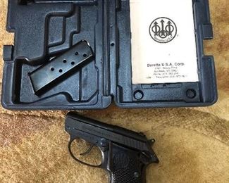 Baretta "Tomcat" model 3032, 32 Auto with case