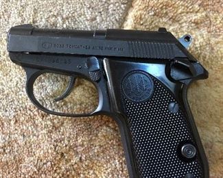 Baretta "Tomcat" model 3032, 32 Auto with case