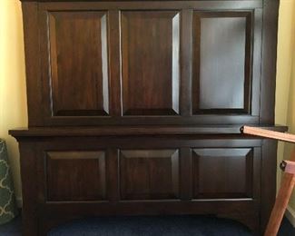 Beautiful Queen Bed, rails and slats included. Headboard measures 5'9" x 5'8"
