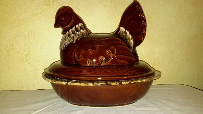 Hull Pottery Rare Large Chicken Casserole                             Very Good Condition