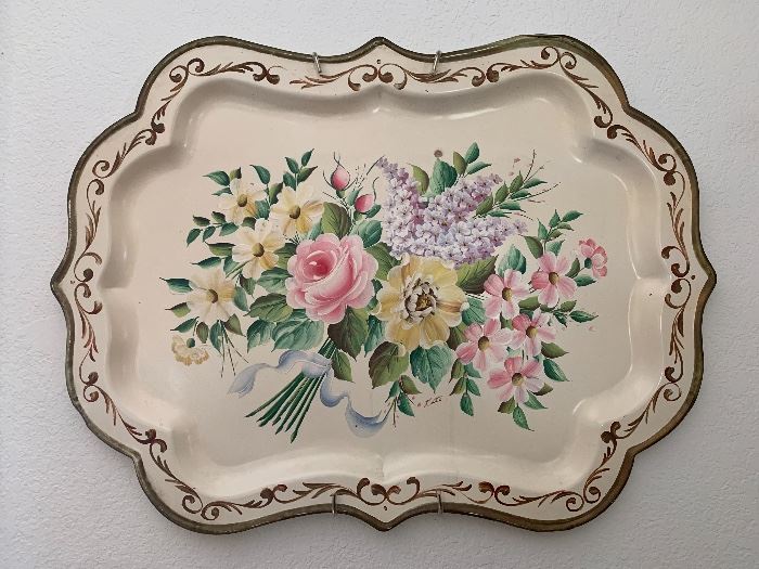 Large vntage hand painted tole tray