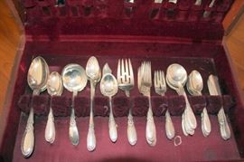 61 pcs. Towle Old Mirror Sterling Flatware